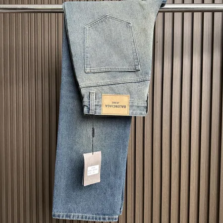バレンシアガ ジーンズ