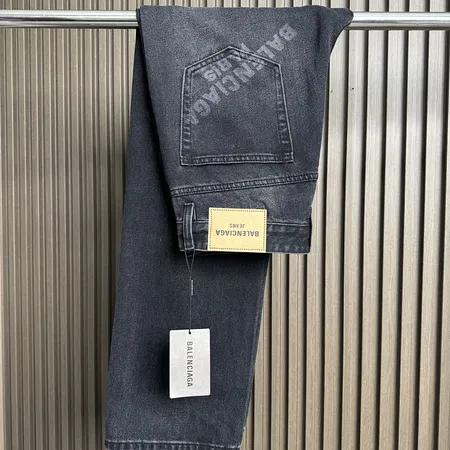 バレンシアガ ジーンズ