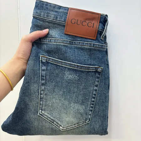 グッチ ジーンズ