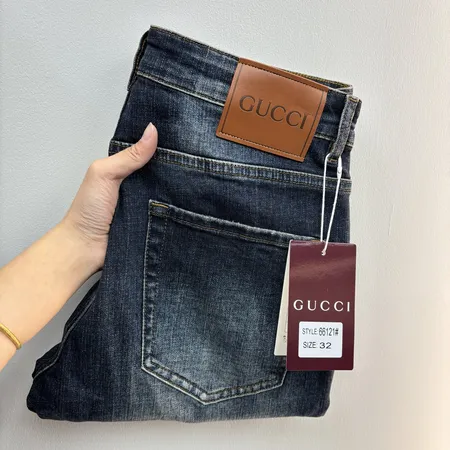 グッチ ジーンズ