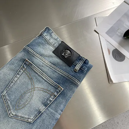 ヴェルサーチ ジーンズ