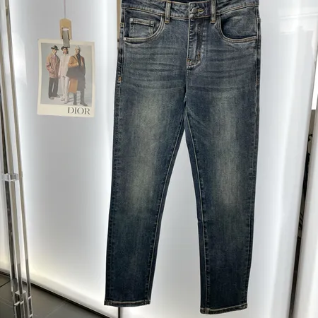 ヴァレンティノ ジーンズ