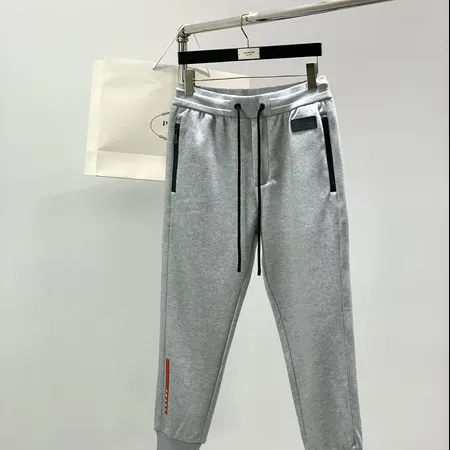 プラダ カジュアルパンツ