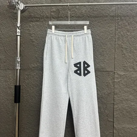 バレンシアガ カジュアルパンツ