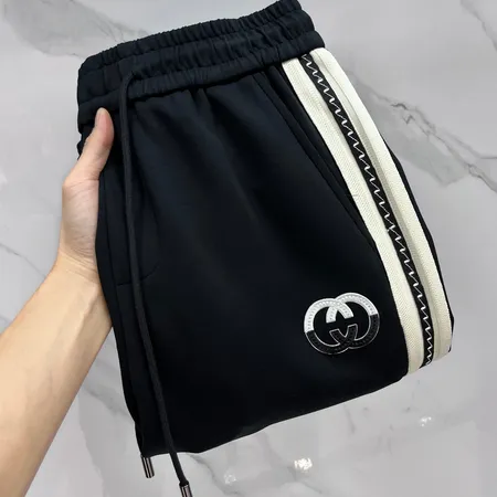 グッチ カジュアルパンツ