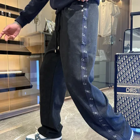 バレンシアガ カジュアルパンツ