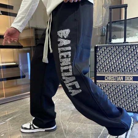 バレンシアガ カジュアルパンツ