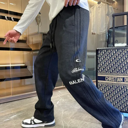 バレンシアガ カジュアルパンツ