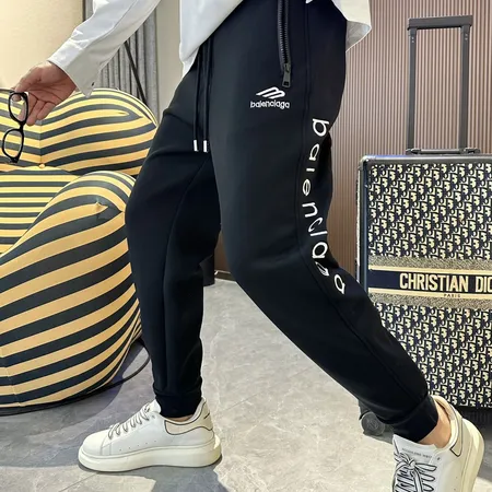 バレンシアガ カジュアルパンツ