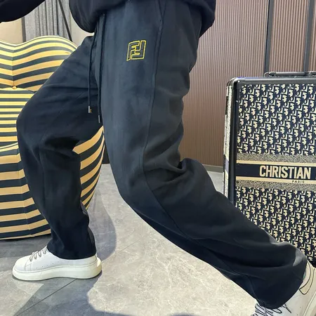 フェンディ カジュアルパンツ