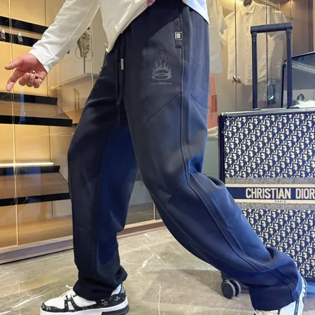 バレンシアガ カジュアルパンツ