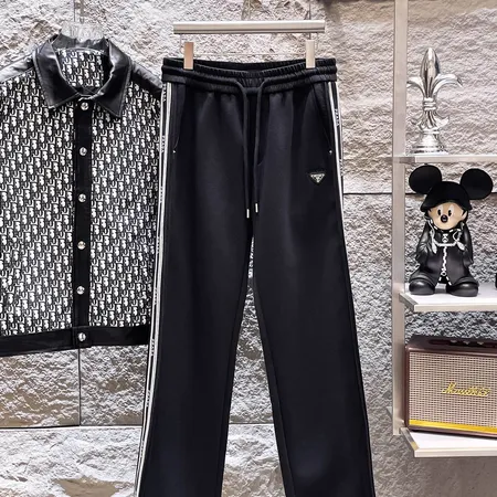 プラダ カジュアルパンツ