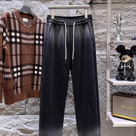 プラダ カジュアルパンツ