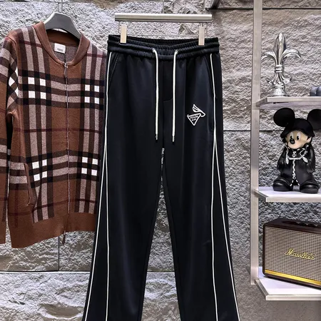 プラダ カジュアルパンツ