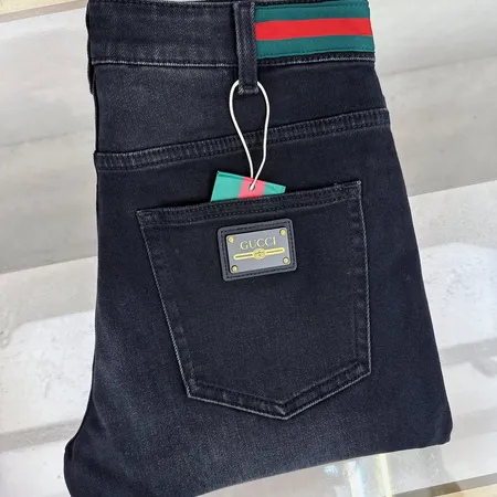 グッチ ジーンズ