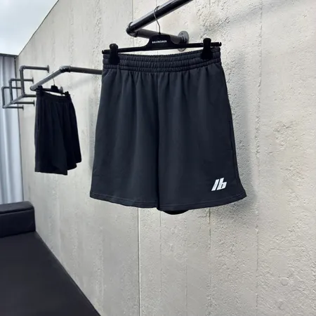 セリーヌ ショートパンツ