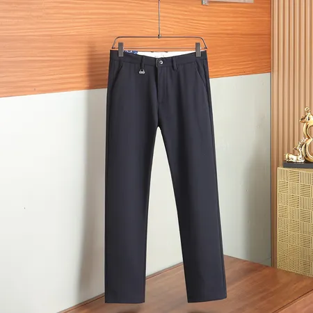 フェラガモ カジュアルパンツ