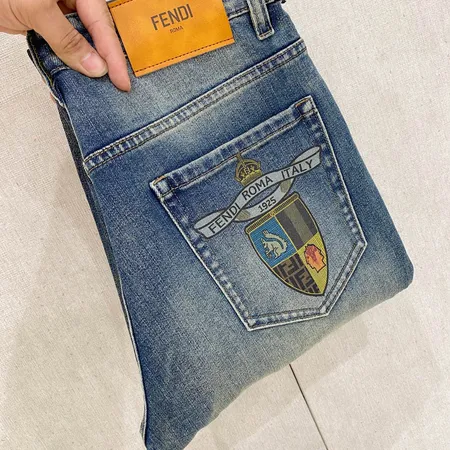 フェンディ ジーンズ