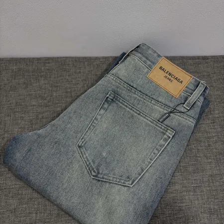 バレンシアガ ジーンズ