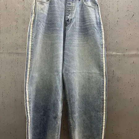 バレンシアガ ジーンズ