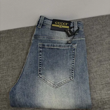 グッチ ジーンズ