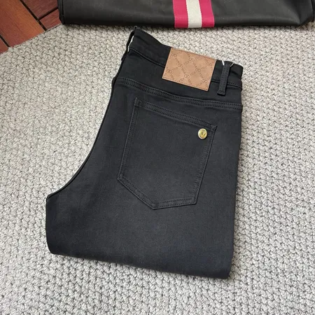 ヴァレンティノ ジーンズ