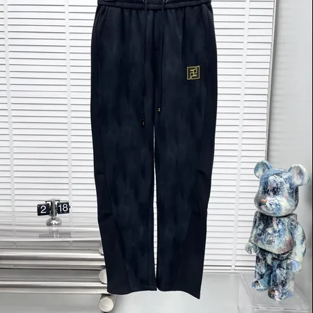 フェンディ カジュアルパンツ