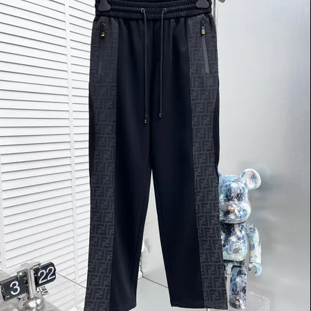 フェンディ カジュアルパンツ