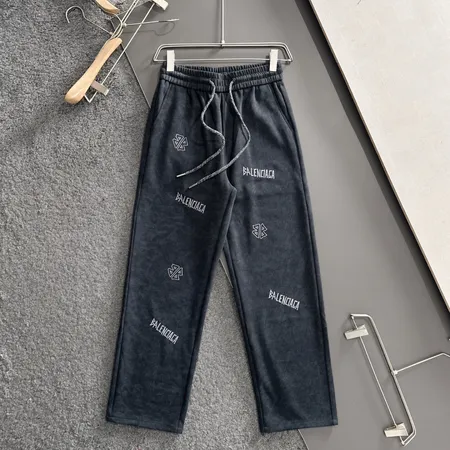 バレンシアガ カジュアルパンツ