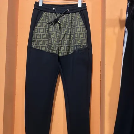 フェンディ カジュアルパンツ