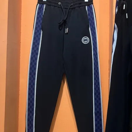 グッチ カジュアルパンツ