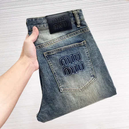 フェラガモ ジーンズ