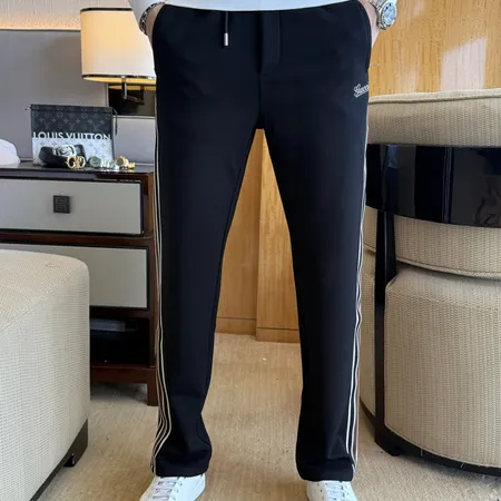 グッチ カジュアルパンツ