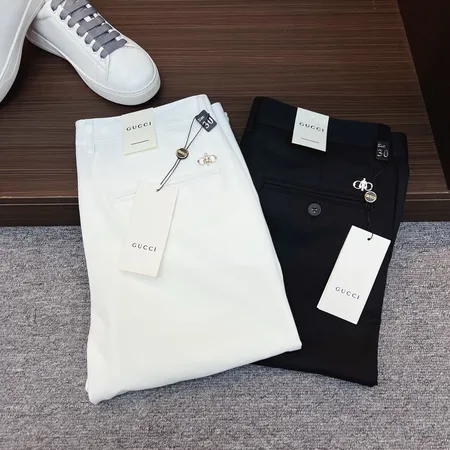 グッチ カジュアルパンツ