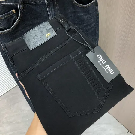 フェラガモ ジーンズ