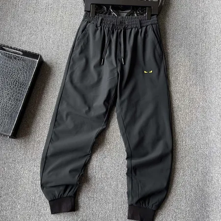 フェンディ カジュアルパンツ