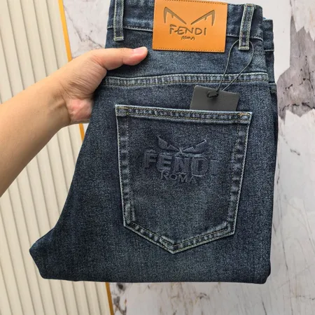 フェンディ ジーンズ