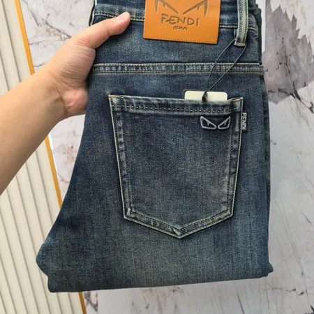 フェンディ ジーンズ