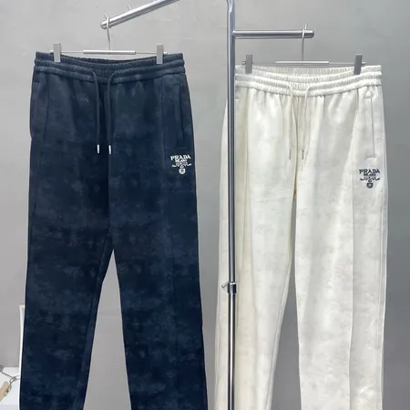 プラダ カジュアルパンツ