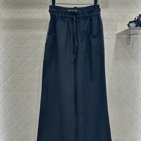 プラダ カジュアルパンツ