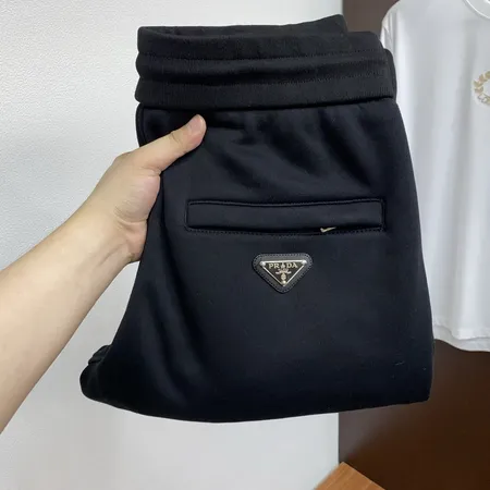 プラダ カジュアルパンツ