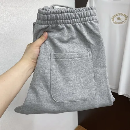 バーバリー ス カジュアルパンツ