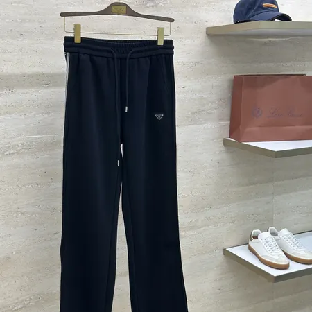 プラダ カジュアルパンツ