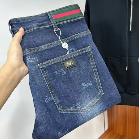 グッチ ジーンズ