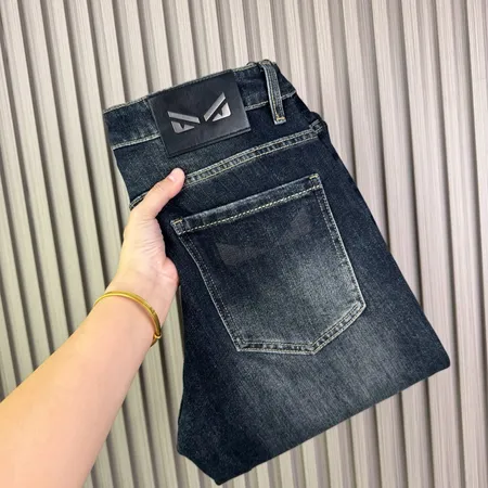 フェンディ ジーンズ