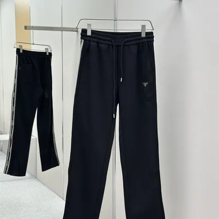 プラダ カジュアルパンツ