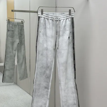 プラダ カジュアルパンツ