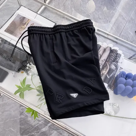 プラダ ショートパンツ