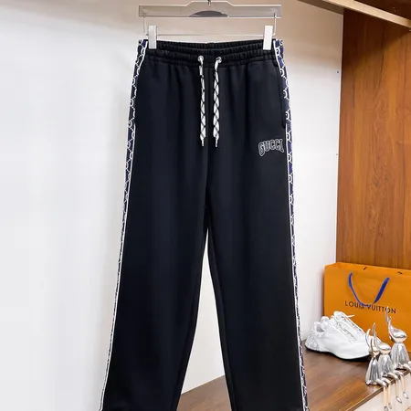 グッチ カジュアルパンツ