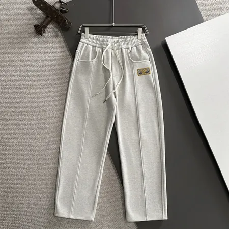 グッチ カジュアルパンツ